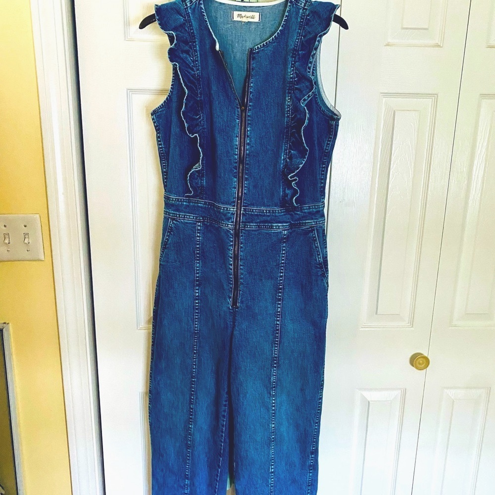 COPY - Madewell Denim Jumper Size 10 (runs small), ankle length, cute ruffle de…